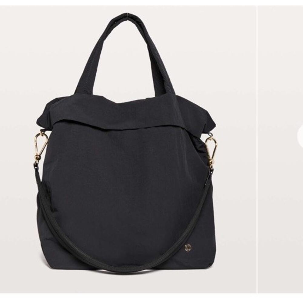 Lululemon On My Level Bag Large Black / Shiny Gold